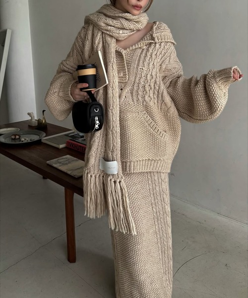 WILLFULLY(ウィルフリー)の「side cable coarse knit pencil SK(スカート・レディース・ブラック/タン/チャコール・FREE)」の6枚目の写真
