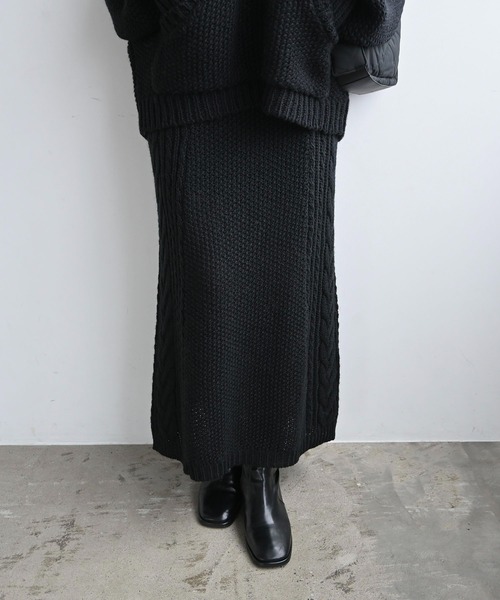 WILLFULLY(ウィルフリー)の「side cable coarse knit pencil SK(スカート・レディース・ブラック/タン/チャコール・FREE)」の21枚目の写真