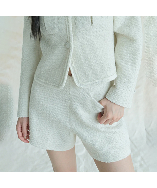 AVANDRESS(アバンドレス )の「Sara Tweed Mini Shorts IVORY(その他パンツ・レディース・アイボリー・SMALL/MEDIUM)」の1枚目の写真
