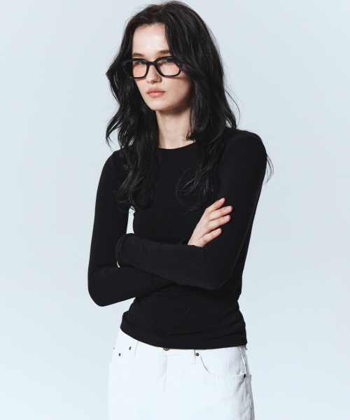 NICK&NICOLE（ニックアンドニコール）の「[ESSENTIAL] MINIMAL ROUND SLEEVE TOP_BLACK（Tシャツ/カットソー・レディース・その他・MEDIUM/LARGE）」の2枚目の写真