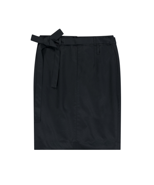 IUGAMAKARAS（イウガマカラス）の「Belted Bag Midi Skirt (Black)（スカート・レディース・その他・1/2）」の3枚目の写真