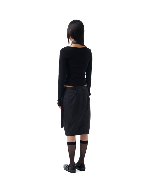 IUGAMAKARAS（イウガマカラス）の「Belted Bag Midi Skirt (Black)（スカート・レディース・その他・1/2）」の5枚目の写真