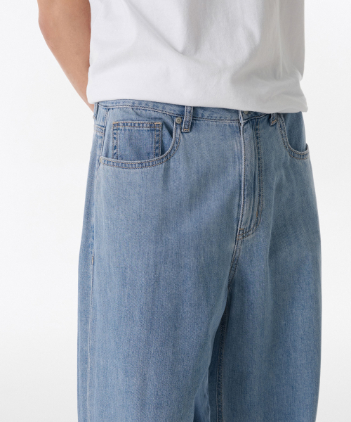 MUSINSA STANDARD（ムシンサスタンダード）の「ライトウェイトビッグワイドデニムパンツ[ライトインディゴ]（デニムパンツ・メンズ・その他・32/30/31/33/26/27/40/38/42/36/34/28/29）」の4枚目の写真