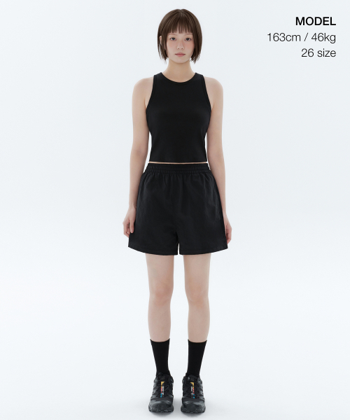 MUSINSA STANDARD WOMAN（ムシンサスタンダードウーマン）の「ウーマンズナイロンバンディングショーツ[ブラック]（その他パンツ・レディース・その他・24/26/30/28）」の2枚目の写真