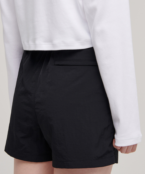 MUSINSA STANDARD WOMAN（ムシンサスタンダードウーマン）の「ウーマンズナイロンバンディングショーツ[ブラック]（その他パンツ・レディース・その他・24/26/30/28）」の8枚目の写真