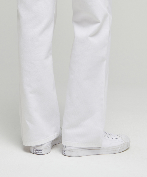MUSINSA STANDARD WOMAN（ムシンサスタンダードウーマン）の「ウィメンズスラッシュルーズストレートデニムパンツ[ホワイト]（デニムパンツ・レディース・その他・30/24/25/26/27/28/29）」の8枚目の写真