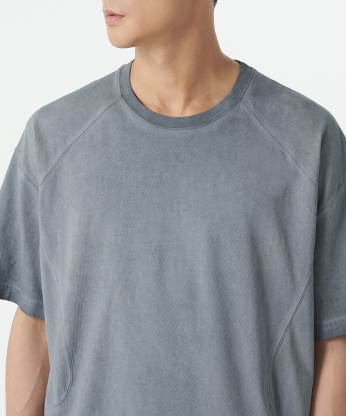 MUSINSA STANDARD（ムシンサスタンダード）の「ルナ ダイング ストラクチャード オーバーサイズ クルーネック Tシャツ [グレイッシュブルー]（Tシャツ/カットソー・メンズ・その他・XX-LARGE/XXX-LARGE/LARGE/MEDIUM/SMALL/X-LARGE）」の4枚目の写真
