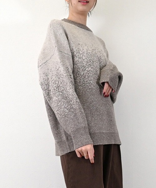 STYLEBLOCK（スタイルブロック）の「グラデーションラメクルーネックプルオーバー（ニット/セーター・レディース・ライトグレー/ベージュ/チャコールグレー・M）」の7枚目の写真