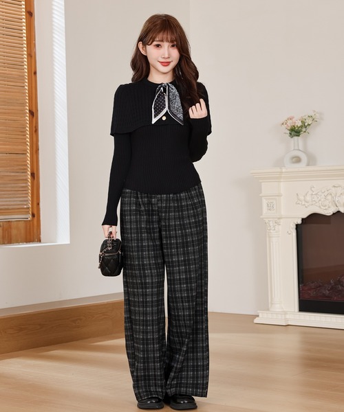 Anely（アネリー）の「ケーブル編み ケープ スカーフ付き ニット トップス（ニット/セーター・レディース・ブラック/グレイッシュベージュ/アイボリー/グレー・FREE）」の16枚目の写真
