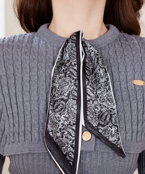 Anely（アネリー）の「ケーブル編み ケープ スカーフ付き ニット トップス（ニット/セーター・レディース・ブラック/グレイッシュベージュ/アイボリー/グレー・FREE）」の22枚目の写真