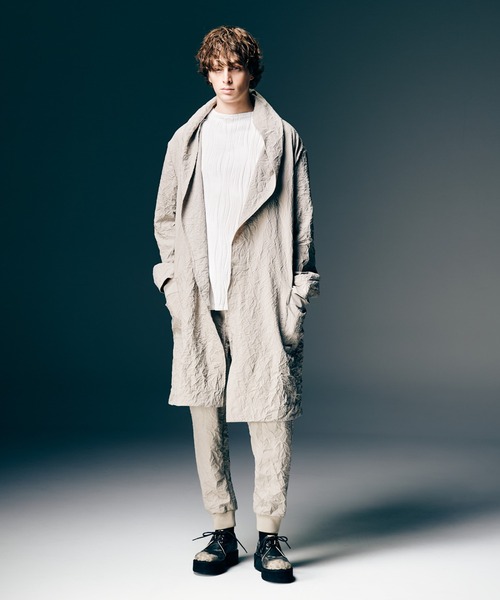glamb（グラム）の「Crinkle Shawl Collar Coat / クリンクルショールカラーコート（ダウンジャケット/コート・メンズ・ベージュ/ブラック・S/M/L）」の12枚目の写真