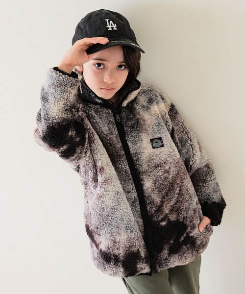 BAYFLOW（ベイフロー）の「[通園・通学にぴったり♪]柄フリースジップブルゾン(KIDS)（ブルゾン・キッズ・その他4/その他1/その他2/その他3・110cm/120cm/130cm/140cm/150cm）」の2枚目の写真