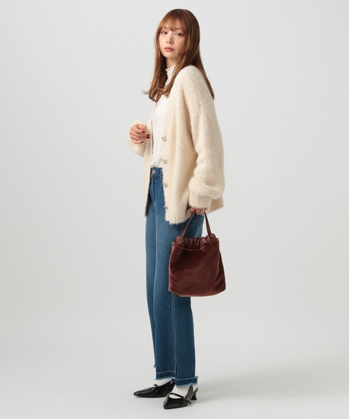 BAYFLOW（ベイフロー）の「[ふわふわの肌触り]オーバーサイズシャギーカーディガン（カーディガン/ボレロ・レディース・オフホワイト/ピンク/ライトブルー/ブラック・FREE）」の12枚目の写真