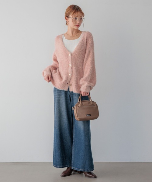 BAYFLOW（ベイフロー）の「[ふわふわの肌触り]オーバーサイズシャギーカーディガン（カーディガン/ボレロ・レディース・オフホワイト/ピンク/ライトブルー/ブラック・FREE）」の5枚目の写真