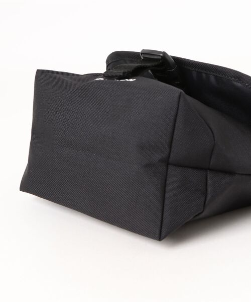 Manhattan Portage（マンハッタンポーテージ）の「Manhattan Portage/マンハッタンポーテージ ショルダーバック "ポケモン" NYLON MESSENGER BAG (XXS) FZP Pokemon 25 MP1603FZPPKMN（ショルダーバッグ・メンズ・ブラック×レッド・FREE）」の3枚目の写真