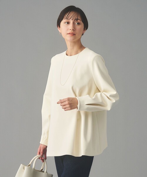 UNITED ARROWS(ユナイテッドアローズ)の「SPONGY クルーネック ギャザー ブラウス(シャツ/ブラウス・レディース・オフホワイト/ブラック/ネイビー・38/36)」の1枚目の写真