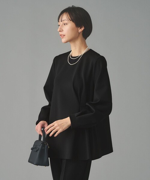 UNITED ARROWS(ユナイテッドアローズ)の「SPONGY クルーネック ギャザー ブラウス(シャツ/ブラウス・レディース・オフホワイト/ブラック/ネイビー・38/36)」の4枚目の写真