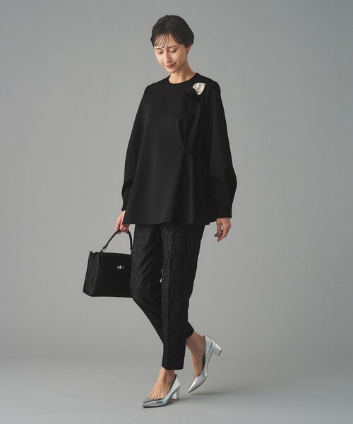 UNITED ARROWS(ユナイテッドアローズ)の「SPONGY クルーネック ギャザー ブラウス(シャツ/ブラウス・レディース・オフホワイト/ブラック/ネイビー・38/36)」の7枚目の写真