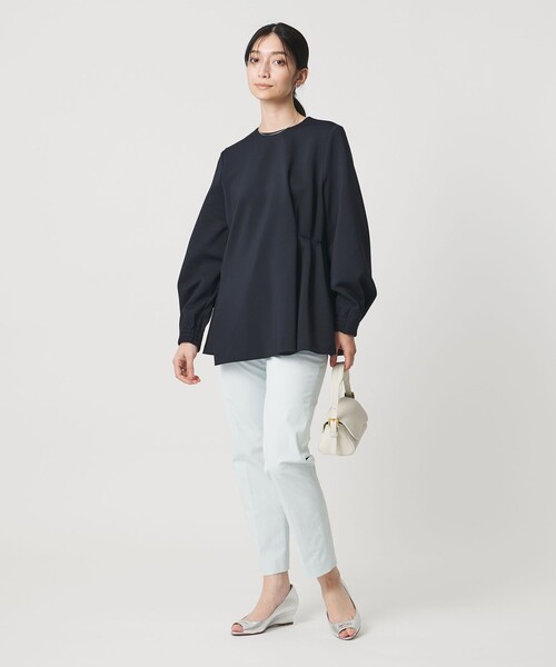 UNITED ARROWS(ユナイテッドアローズ)の「SPONGY クルーネック ギャザー ブラウス(シャツ/ブラウス・レディース・オフホワイト/ブラック/ネイビー・38/36)」の17枚目の写真