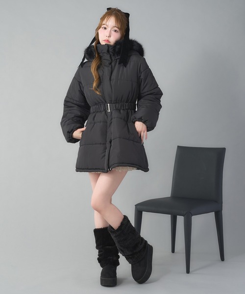 one after another NICE CLAUP(ワンアフターアナザーナイスクラップ)の「フード付きミドルフェイクダウンコート(その他アウター・レディース・ブラック/サックスブルー/オフホワイト・SMALL/MEDIUM)」の19枚目の写真