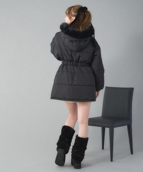 one after another NICE CLAUP(ワンアフターアナザーナイスクラップ)の「フード付きミドルフェイクダウンコート(その他アウター・レディース・ブラック/サックスブルー/オフホワイト・SMALL/MEDIUM)」の21枚目の写真