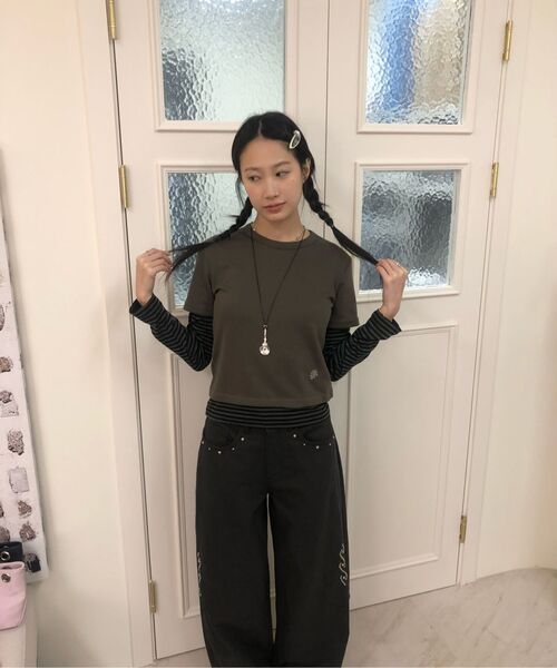 OAFISH(オアフィッシュ)の「STUDDED ORNAMENT PANTS, CHARCOAL(その他パンツ・レディース・その他・1/2)」の3枚目の写真