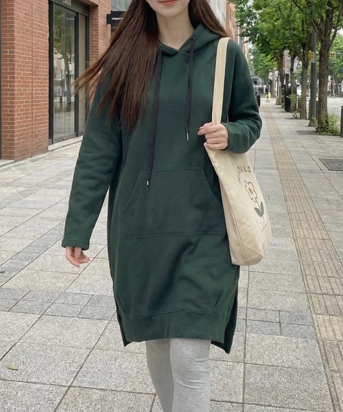 cammie(キャミー)の「フーディーワンピース(ワンピース・レディース・グリーン/ブラック/ブルー・M/L)」の1枚目の写真