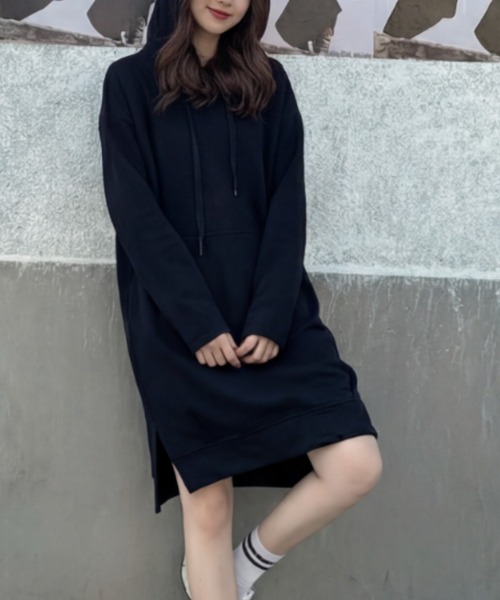 cammie(キャミー)の「フーディーワンピース(ワンピース・レディース・グリーン/ブラック/ブルー・M/L)」の2枚目の写真