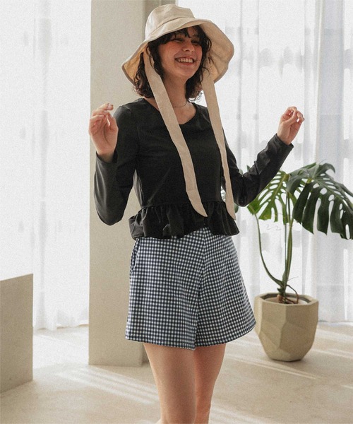 titivate(ティティベイト)の「ペプラム長袖トップス×ショーツ/セット水着(水着・レディース・ホワイト系その他/ブラック系その他/ブラック/アイボリー・S/M/L/XL)」の1枚目の写真