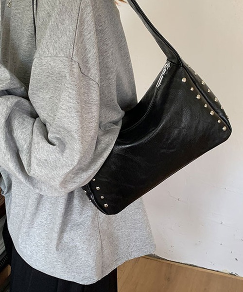 WEGO(ウィゴー)の「WEGO/Y2Kグランジフェイクレザースタッズワンショルダーバッグ(ショルダーバッグ・レディース・アイボリー/ブラック/ブラウン/ダークブラウン・FREE)」の14枚目の写真