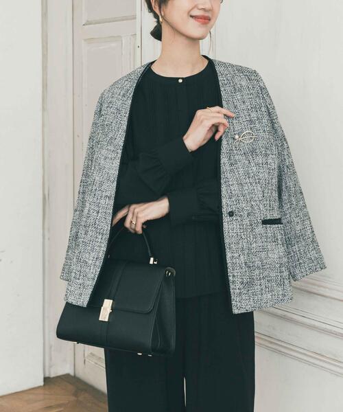 URBAN RESEARCH DOORS(アーバンリサーチドアーズ)の「ピンタックゴールドボタンブラウス(シャツ/ブラウス・レディース・ネイビー/オフホワイト・FREE)」の14枚目の写真