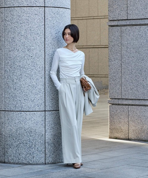 BAYFLOW（ベイフロー）の「【KARENさんコラボ】ドレープロングスリーブTシャツ（Tシャツ/カットソー・レディース・グレー/ホワイト・FREE）」の3枚目の写真