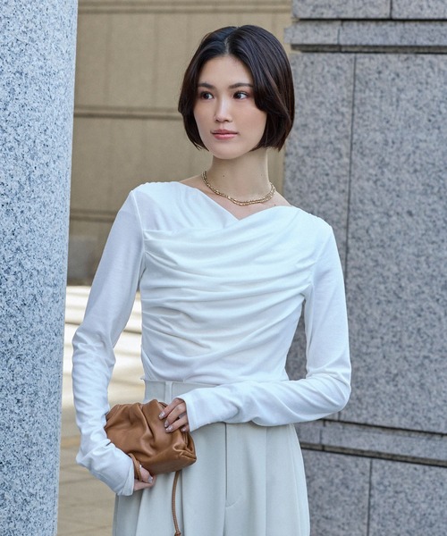 BAYFLOW（ベイフロー）の「【KARENさんコラボ】ドレープロングスリーブTシャツ（Tシャツ/カットソー・レディース・グレー/ホワイト・FREE）」の4枚目の写真