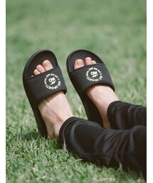 MO SPORTS（モースポーツ）の「モスウェード ブラック (リカバリースリッパ)（サンダル）」