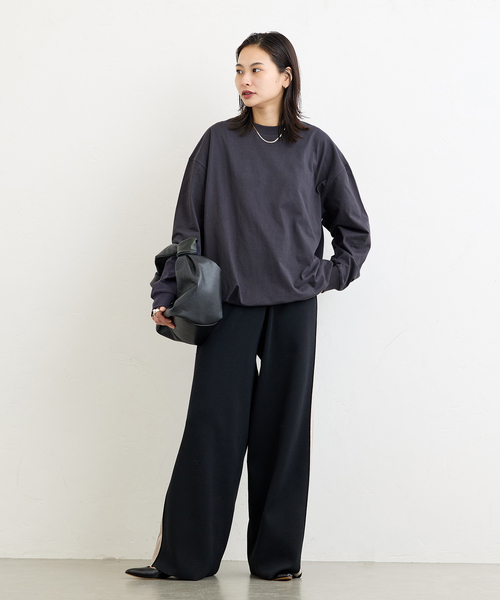 JOURNAL STANDARD（ジャーナルスタンダード）の「《追加》シャーリングロングスリーブTシャツ（Tシャツ/カットソー・レディース・ブラック系その他/ブラウン系その他/コバルトブルー/ホワイト・FREE）」の6枚目の写真