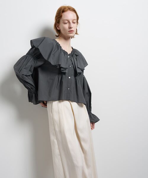 LANVIN en Bleu（ランバンオンブルー）の「ギャザーフリルブラウス（シャツ/ブラウス・レディース・オフホワイト/ブラック/グレー・38）」の7枚目の写真