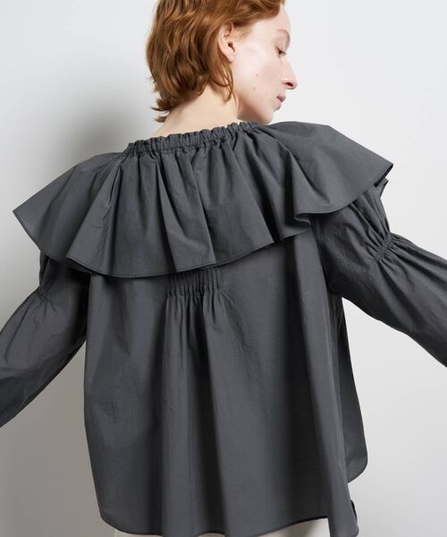 LANVIN en Bleu（ランバンオンブルー）の「ギャザーフリルブラウス（シャツ/ブラウス・レディース・オフホワイト/ブラック/グレー・38）」の8枚目の写真