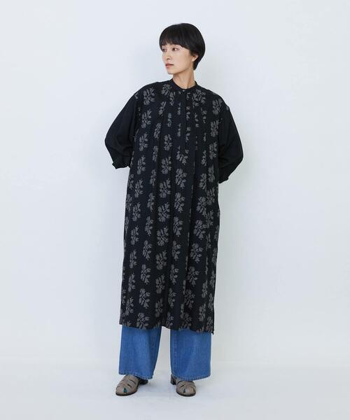 LOISIR（ロワズィール）の「オリジナル柄刺繍ワンピース（ワンピース・レディース・キナリ/ブラック系その他・FREE）」の2枚目の写真