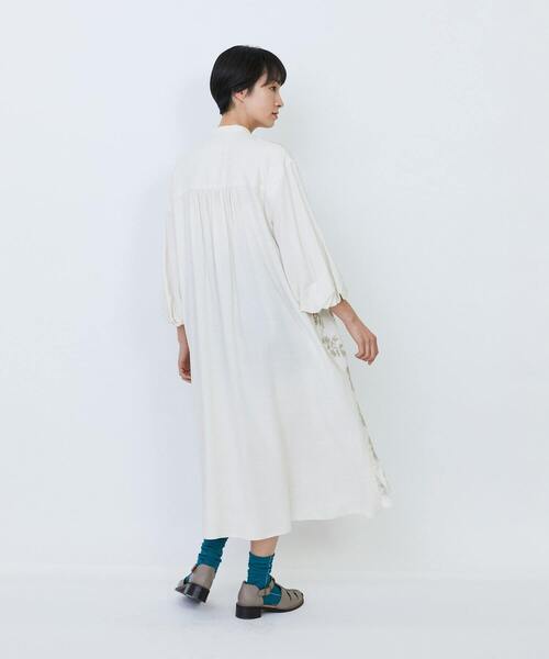 LOISIR（ロワズィール）の「オリジナル柄刺繍ワンピース（ワンピース・レディース・キナリ/ブラック系その他・FREE）」の11枚目の写真