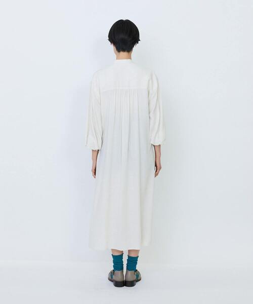 LOISIR（ロワズィール）の「オリジナル柄刺繍ワンピース（ワンピース・レディース・キナリ/ブラック系その他・FREE）」の17枚目の写真