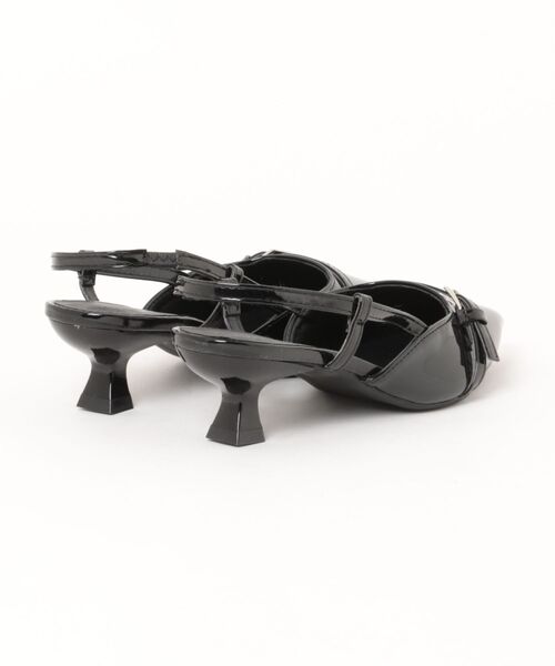 unnu（ユヌ）の「ポインテッドトゥベルトミュールパンプス（パンプス・レディース・レッド/ブラック・23.0cm/24.0cm）」の14枚目の写真