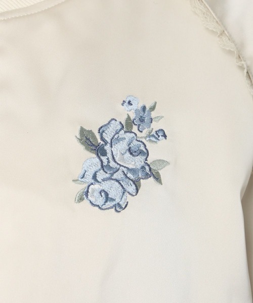 F i.n.t（フィント）の「ローズアーチ刺繍サテンブルゾン（ブルゾン・レディース・アイボリー/ピンクベージュ・FREE）」の15枚目の写真