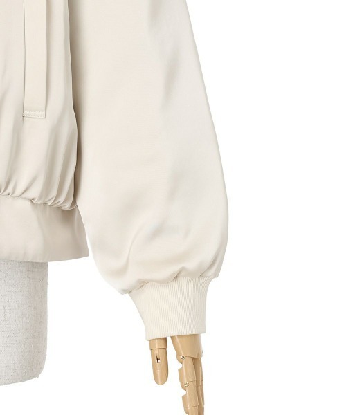 F i.n.t（フィント）の「ローズアーチ刺繍サテンブルゾン（ブルゾン・レディース・アイボリー/ピンクベージュ・FREE）」の17枚目の写真