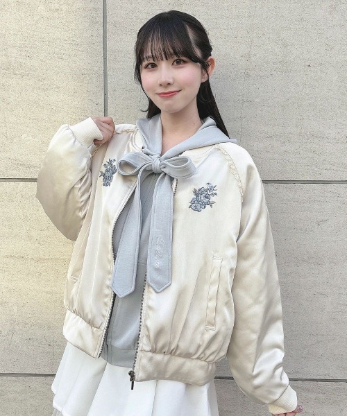 F i.n.t（フィント）の「ローズアーチ刺繍サテンブルゾン/fint フィント（ブルゾン・レディース・アイボリー/ピンクベージュ・FREE）」の22枚目の写真