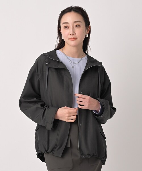 UNTITLED（アンタイトル）の「【洗える/はっ水】リラクシーマウンテンパーカー（ブルゾン・レディース・ベージュ/チャコールグレー/オフホワイト・04/03/02/01/42/00/44/46/48/50）」の14枚目の写真