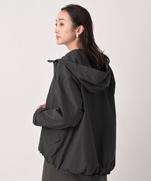 UNTITLED（アンタイトル）の「【洗える/はっ水】リラクシーマウンテンパーカー（ブルゾン・レディース・ベージュ/チャコールグレー/オフホワイト・04/03/02/01/42/00/44/46/48/50）」の15枚目の写真