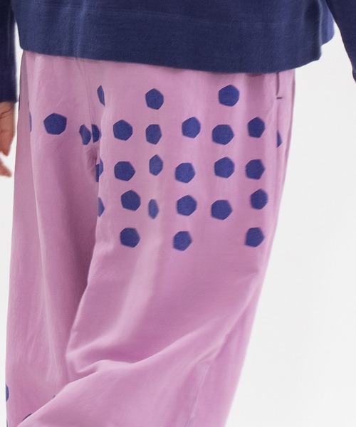 nop de nod(ノップドゥノッド)の「リネンレーヨンパネルドット9分丈パンツ(その他パンツ・レディース・ブラック/ピンク/ブルー・3)」の11枚目の写真