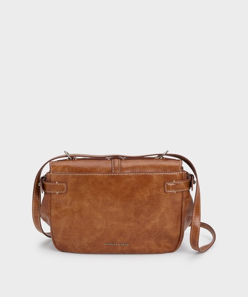 CHARLES & KEITH（チャールズ & キース）の「Delfinaデルフィナチェーンクロスボディーバッグ（ショルダーバッグ・レディース・ダークブラウン系3/ケミカルウォッシュ・S）」の16枚目の写真