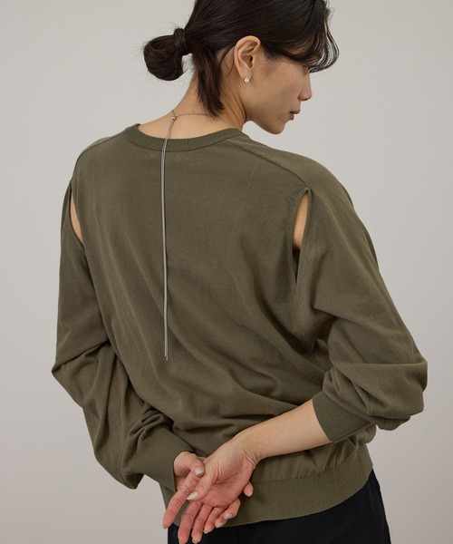 SALON adam et rope'（サロン アダム エ ロペ）の「【WEB限定】2WAYスリットニットプルオーバー（ニット/セーター・レディース・ブルー/カーキ/ブラック・FREE）」の3枚目の写真