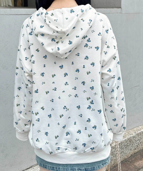 INGNI(イング)の「花柄胸ロゴスウェットジップパーカー(パーカー・レディース・ホワイト×ピンク/ホワイト×ブルー・M)」の7枚目の写真